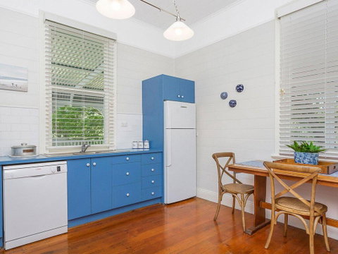 Blake House - Iconic Coastal Homestead - Accommodation Mermaid Beach 3