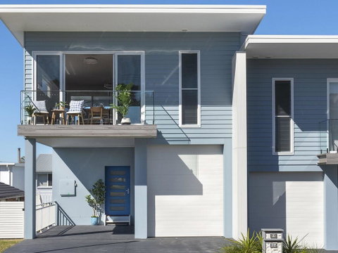 Blue Pelican - Pacific Views, Walk To Beach - Accommodation Mermaid Beach 0