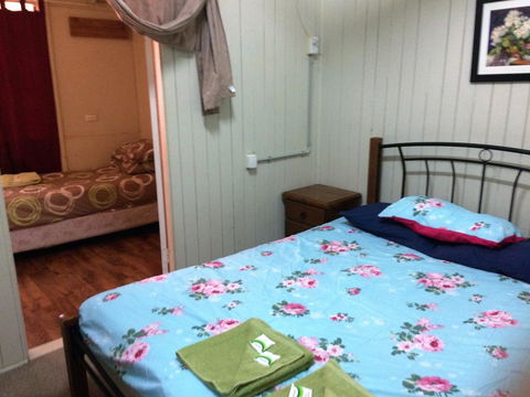 Bluff Hotel - Accommodation Mermaid Beach 0