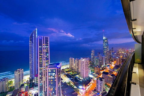 Three Bedroom Two Bathroom Apartments At Circle On Cavill - Self Contained & Privately Managed - Accommodation Mermaid Beach 1