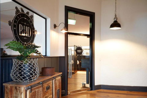 The Royal Hotel, Drouin - Accommodation Mermaid Beach 0