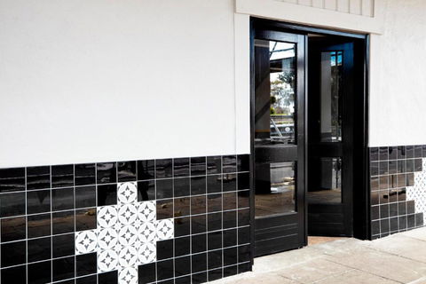 The Royal Hotel, Drouin - Accommodation Mermaid Beach 3