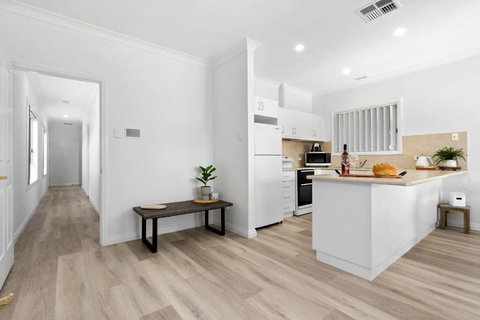 The Shamrock House A - Accommodation Mermaid Beach 2