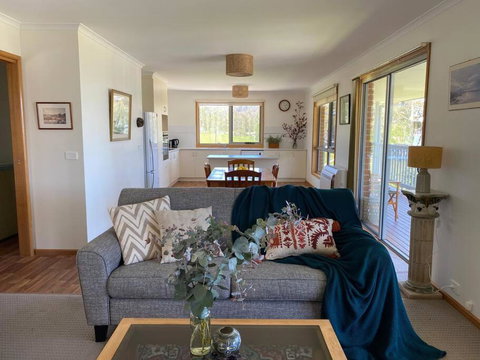 Three Island Escape - Dover - Accommodation Mermaid Beach 0