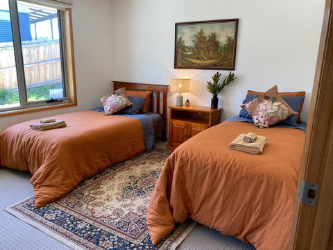 Three Island Escape - Dover - Accommodation Mermaid Beach 3