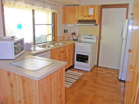WARR4C - Home Away - Accommodation Mermaid Beach 1