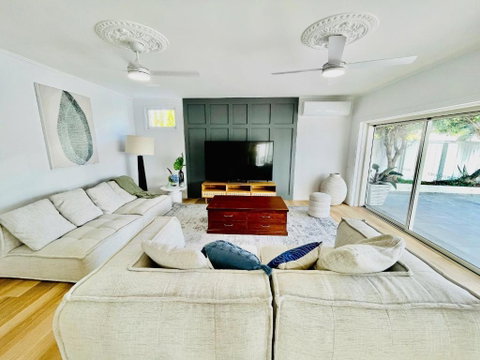Waterfront Home In Heart Of Surfers Paradise - Accommodation Mermaid Beach 2