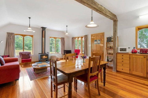 Wine Loft - Cosy Country Retreat With Ocean Views - Accommodation Mermaid Beach 1