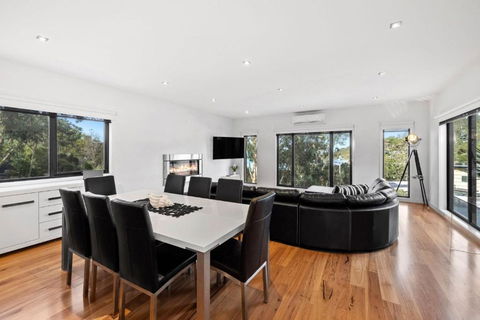 Wye Times - Accommodation Mermaid Beach 3