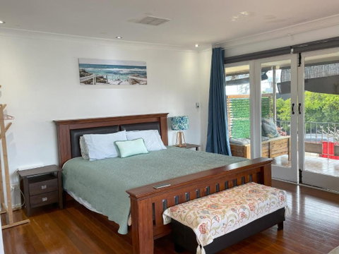 Zen Escape Guest House- Romantic Escape, Cozy Delight, Oasis Suite - Accommodation Mermaid Beach 0