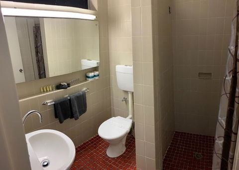 The Stuart Hotel-Motel - Accommodation Mermaid Beach 1