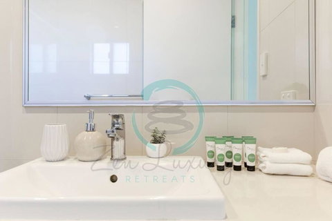 ZEN At ARRAY: 2BR Retreat In CBD - Accommodation Mermaid Beach 3
