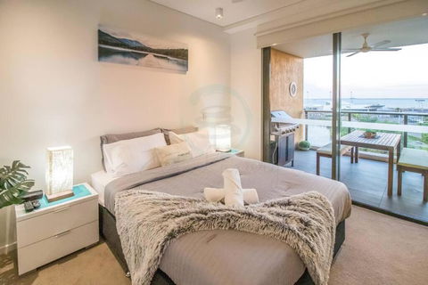 ZEN BY THE OCEAN - 1-BR Executive Biz Retreat - Accommodation Mermaid Beach 1