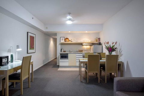 ZEN CITY & SEA Executive 1-BR Suite In Darwin CBD - Accommodation Mermaid Beach 0