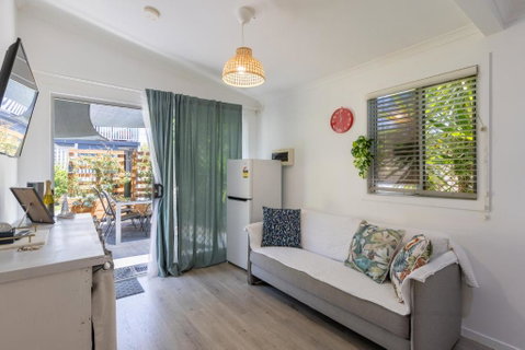 Zen Escape Guest House- Zen Garden Tiny Home, Nooky Studio - Accommodation Mermaid Beach 0