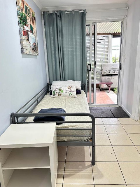 Zen Escape Guest House- Zen Garden Tiny Home, Nooky Studio - Accommodation Mermaid Beach 1