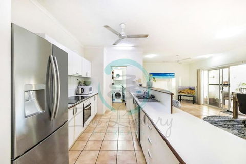 ZEN FORESHORE Cozy 2-BR, 2-BA Holiday Home + Pool - Accommodation Mermaid Beach 3