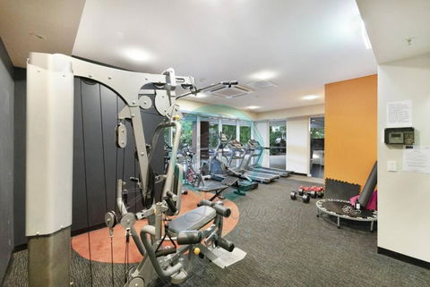 ZEN LUXURY: 2-Story 4-BR Penthouse In Darwin City With Mindal Markets & Harbour Views - Accommodation Mermaid Beach 1