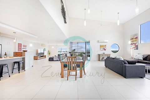 ZEN LUXURY: 2-Story 4-BR Penthouse In Darwin City With Mindal Markets & Harbour Views - Accommodation Mermaid Beach 3