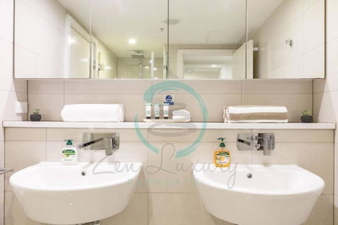 ZEN SUN CITY Cozy 2-BR/2-BA Ocean View Retreat - Accommodation Mermaid Beach 2