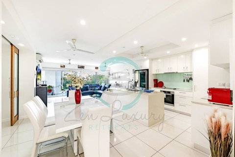 ZEN Tree Blossom: 3-BR Luxury Apt Near Waterfront - Accommodation Mermaid Beach 0
