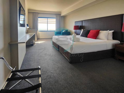 ZEN88 ESPLANADE: Hotel Suite W/ Ocean/Sunset Views - Accommodation Mermaid Beach 1