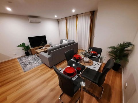 ZMITH Apartment - BROOKE, - Near AIS, GIO Stadium, UC, & Nth - Canberra Hospital - Accommodation Mermaid Beach 0