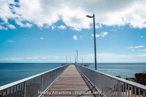 ZEN FORESHORE: 3-BR Nightcliff Foreshore-Front Apt - Accommodation Mermaid Beach 3