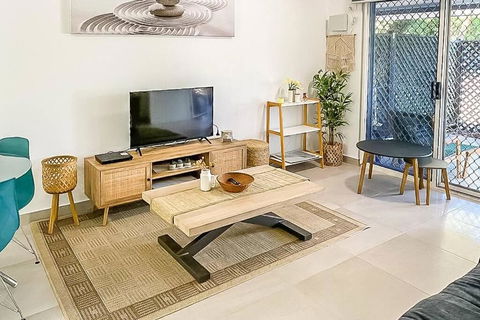 ZEN GARDEN - COZY 2-BR + Modern Design W/ Aircon - Accommodation Mermaid Beach 3