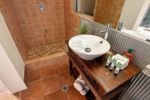 Zen Serene Seascape - Family Pool - BBQ - Markets - Accommodation Mermaid Beach 1