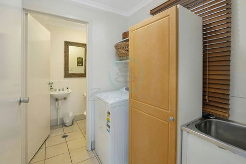 Zen Serene Seascape - Family Pool - BBQ - Markets - Accommodation Mermaid Beach 2