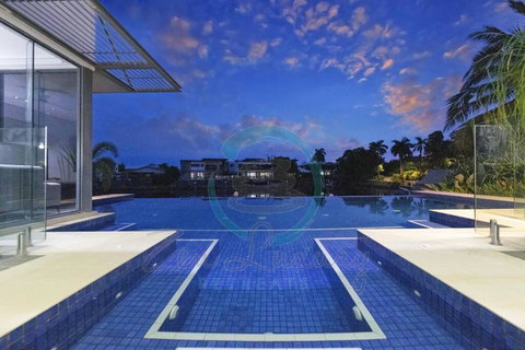 ZenLux: 4BR Bayview Mansion Infinity Pool + Cinema - Accommodation Mermaid Beach 1