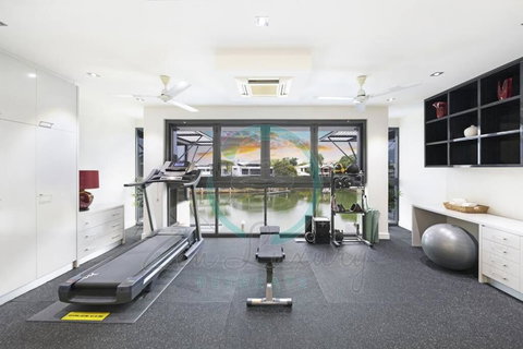 ZenLux: 4BR Bayview Mansion Infinity Pool + Cinema - Accommodation Mermaid Beach 2