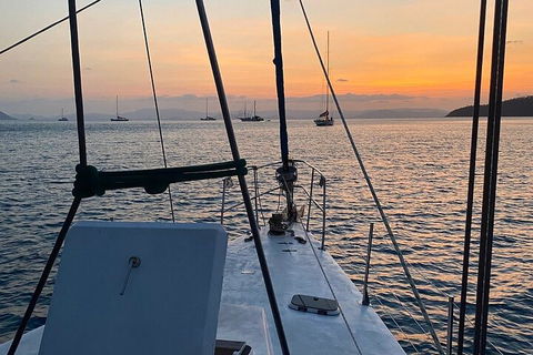 2 Night Small Group Whitsundays Sailing Adventure Aboard Mandrake - Accommodation Mermaid Beach 2