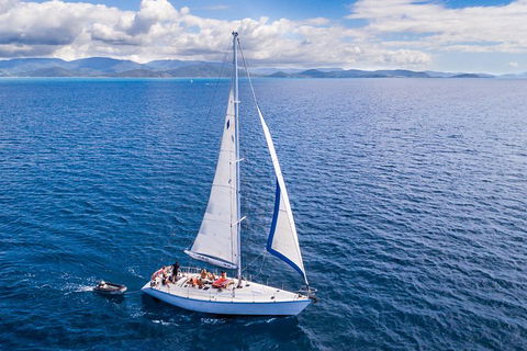 2 Night Small Group Whitsundays Sailing Adventure Aboard Mandrake - Accommodation Mermaid Beach 3