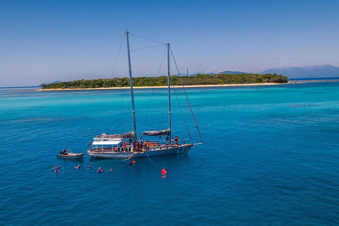 Ocean Free Green Island & Great Barrier Reef Snorkel Cruise, Cairns 25 Guests - Accommodation Mermaid Beach 0