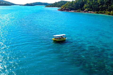Airlie Beach Glass Bottom Boat Tour - Accommodation Mermaid Beach 2